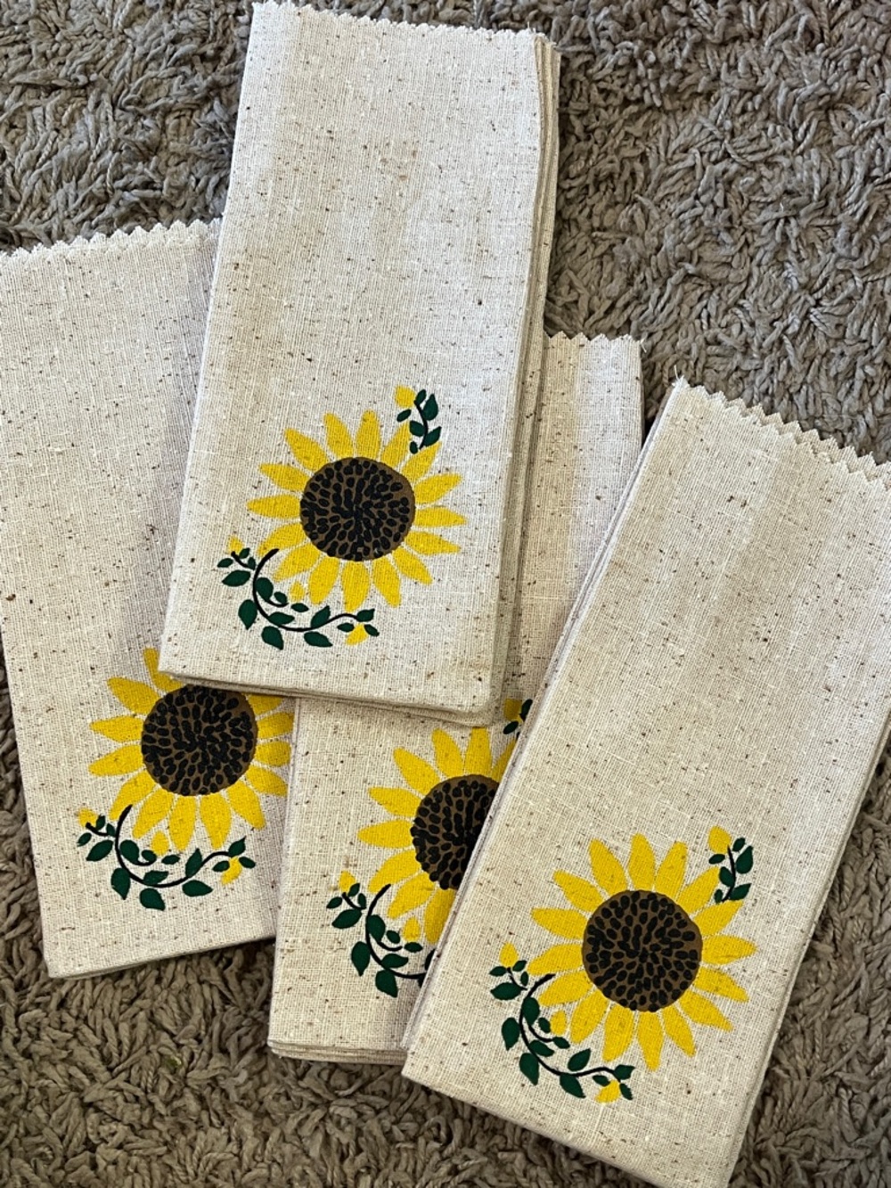 12 Sunflower Burlap Bags Yellow & Green - Picture 1 of 3